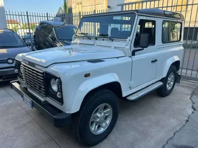 Usata Land Rover Defender S 122 CV (89 kW) 2004 Bianco Station wagon