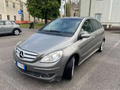 Gebraucht Mercedes B200 140 PS (102 kW) 2006 Beige Van / Kleinbus