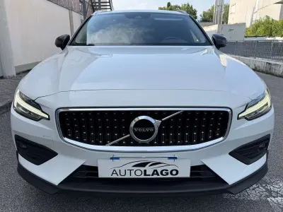 Usata Volvo V60 CC Business Edition 190 CV (139 kW) 2019 Bianco Station wagon
