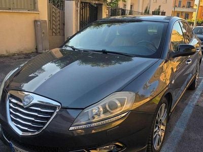 Usata Lancia Delta Gold 200 CV (147 kW) 2013 Grigio Utilitaria