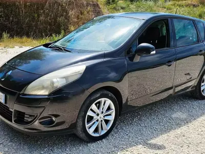 Usata Renault Scénic III Dynamique 130 CV (95 kW) 2010 Nero Monovolume