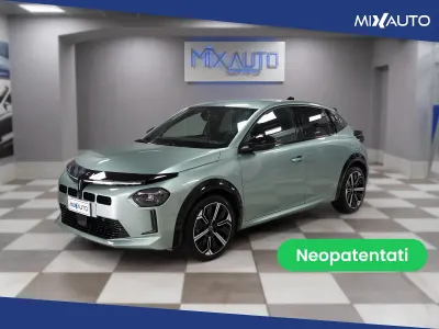 Usado Lancia Ypsilon 110 HP (80 kW) 2025 Verde Citadino