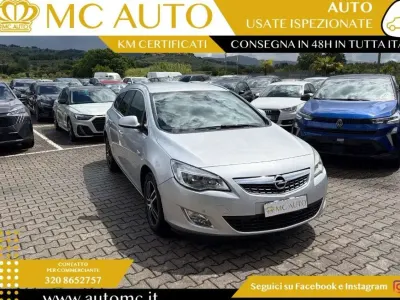 Usata Opel Astra Cosmo 140 CV (102 kW) 2011 Argento Station wagon