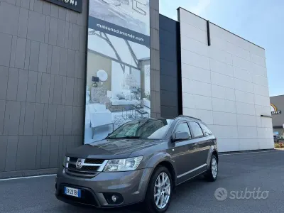 Usado Fiat Freemont Lounge 140 HP (102 kW) 2013 Cinzento SUV