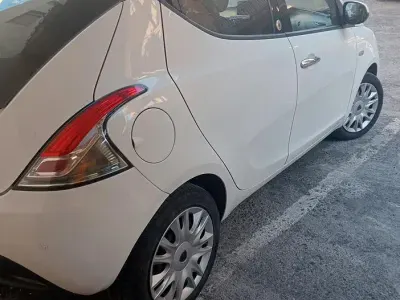 Usata Lancia Ypsilon 69 CV (50 kW) 2013 Utilitaria