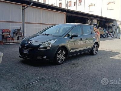 Usata Peugeot 5008 163 CV (119 kW) 2011 Grigio Monovolume