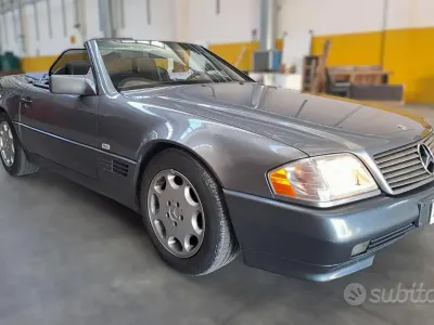 Usata Mercedes SL300 231 CV (169 kW) 1992 Grigio Cabrio