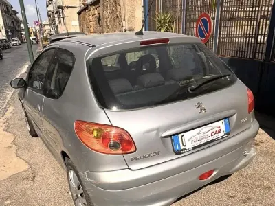 Usata Peugeot 206 88 CV (64 kW) 2006 Grigio Berlina