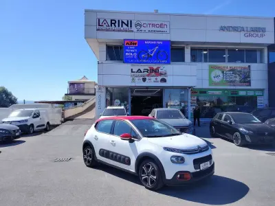 Usata Citroën C3 Shine 75 CV (55 kW) 2017 Tetto rosso Berlina