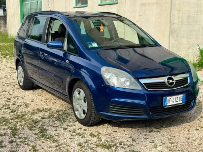 Usata Opel Zafira Club 105 CV (77 kW) 2007 Blu Monovolume