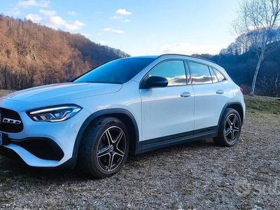Usata Mercedes GLA200 Premium 150 CV (110 kW) 2022 Bianco SUV