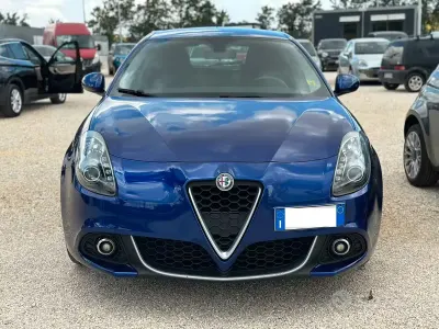Usata Alfa Romeo Giulietta Super 120 CV (88 kW) 2019 Bluazzurro Utilitaria