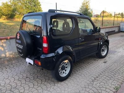 Usata Suzuki Jimny 86 CV (63 kW) 2009 Nero SUV