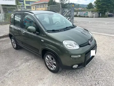 Usata Fiat Panda Trekking 80 CV (58 kW) 2014 Verde Utilitaria