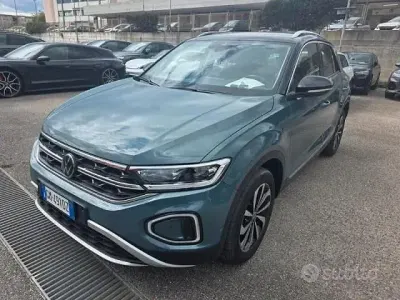 Usata VW T-Roc Style 150 CV (110 kW) 2023 Grigio SUV
