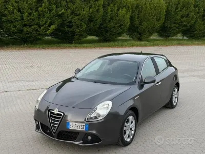 Usata Alfa Romeo Giulietta Distinctive 105 CV (77 kW) 2013 Grigio Utilitaria