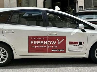 Usata Toyota Prius+ Lounge 99 CV (72 kW) 2014 Monovolume