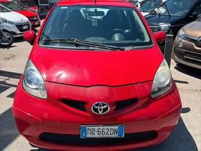 Usata Toyota Aygo 68 CV (50 kW) 2008 Rosso Utilitaria