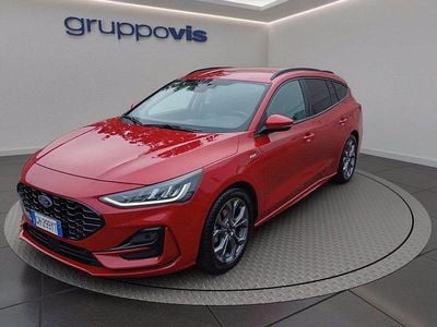 Usata Ford Focus ST-Line X 125 CV (91 kW) 2022 Fantastic red Station wagon
