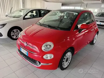 Begagnad Fiat 500 Lounge 69 HK (50 kW) 2016 Röd Sedan