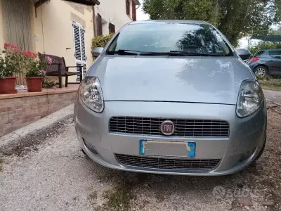 Usata Fiat Grande Punto 77 CV (56 kW) 2009 Grigio Utilitaria