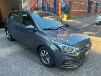 Usata Hyundai i20 75 CV (55 kW) 2019 Grigio metallizzato Utilitaria