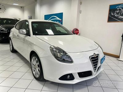 Usata Alfa Romeo Giulietta 105 CV (77 kW) 2011 Bianco Utilitaria
