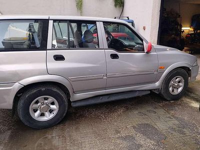 Usata Ssangyong (KGM) Musso 120 CV (88 kW) 2001 Grigio SUV