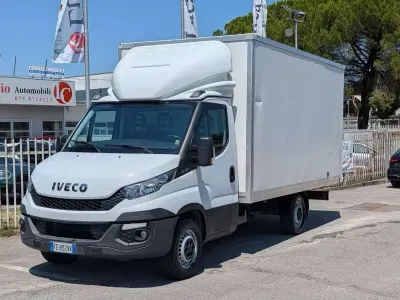 Usata Iveco Daily 126 CV (92 kW) 2016 Bianco Furgone