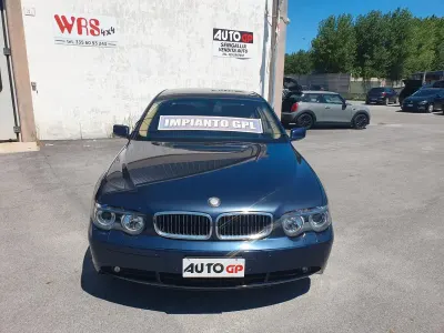 Usata BMW 2002 271 CV (199 kW) 2002 Blu Berlina