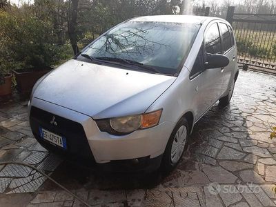 Usata Mitsubishi Colt Invite 95 CV (69 kW) 2011 Grigio Utilitaria
