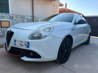 Usata Alfa Romeo Giulietta Exclusive 170 CV (125 kW) 2013 Bianco Utilitaria