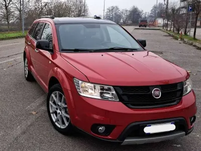 Usata Fiat Freemont Lounge 170 CV (125 kW) 2014 Rosso SUV
