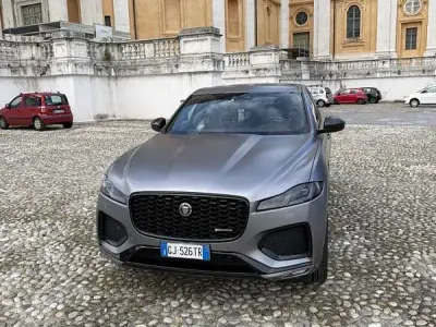 Usata Jaguar F-Pace R-Dynamic 204 CV (150 kW) 2022 Grigio SUV