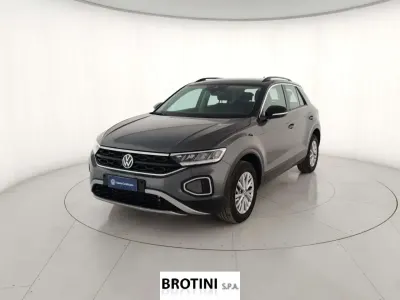 Usata VW T-Roc Life 150 CV (110 kW) 2025 Grigio metallizzato SUV