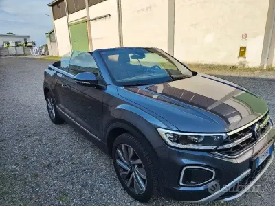 Usata VW T-Roc Cabriolet 150 CV (110 kW) 2023 Grigio Cabrio