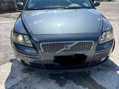Usata Volvo V50 Momentum 136 CV (100 kW) 2006 Grigio Station wagon