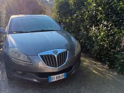Usata Lancia Delta 109 CV (80 kW) 2008 Grigio Utilitaria