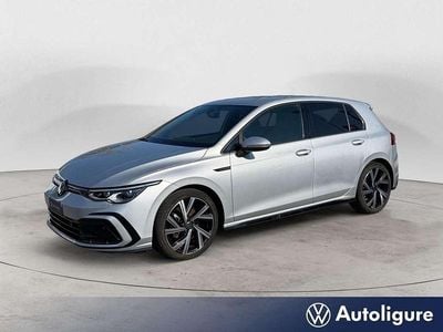 Begagnad VW Golf VIII R-line 131 HK (96 kW) 2023 Silver Halvkombi