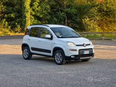 Usata Fiat Panda Trekking 75 CV (55 kW) 2015 Bianco Utilitaria