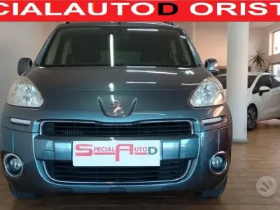 Usata Peugeot Partner 92 CV (67 kW) 2013 Grigio Monovolume