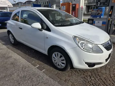 Usata Opel Corsa 75 CV (55 kW) 2008 Bianco Furgone