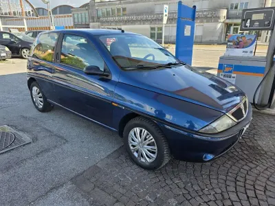 Usata Lancia Ypsilon 86 CV (63 kW) 2000 Blu/azzurro Utilitaria