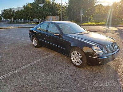 Usata Mercedes E200 Elegance 163 CV (119 kW) 2005 Nero Berlina