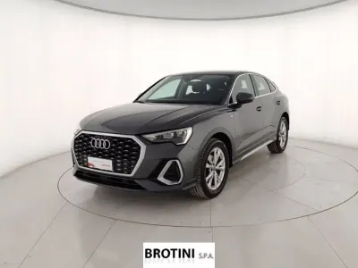 Usata Audi Q3 Sportback S-Line 150 CV (110 kW) 2020 Grigio metallizzato SUV
