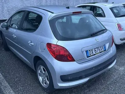Usata Peugeot 207 73 CV (53 kW) 2009 Berlina