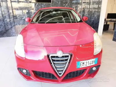 Usata Alfa Romeo Giulietta Progression 120 CV (88 kW) 2012 Rosso Utilitaria