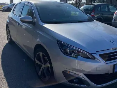 Usata Peugeot 308 Allure 131 CV (96 kW) 2017 Argento Berlina