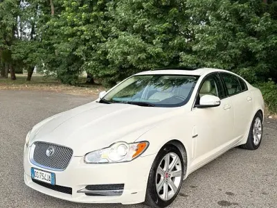 Usata Jaguar XF Premium Luxury 207 CV (152 kW) 2008 Bianco Berlina