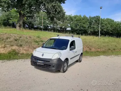 Usata Renault Kangoo 90 CV (66 kW) 2012 Bianco Monovolume